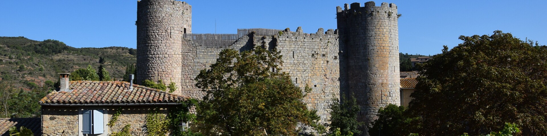 This building is indexed in the Base Mérimée, a database of architectural heritage maintained by the French Ministry of Culture, under the reference PA00102922 .