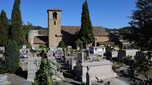 This building is indexed in the Base Mérimée, a database of architectural heritage maintained by the French Ministry of Culture, under the reference PA00102925 .