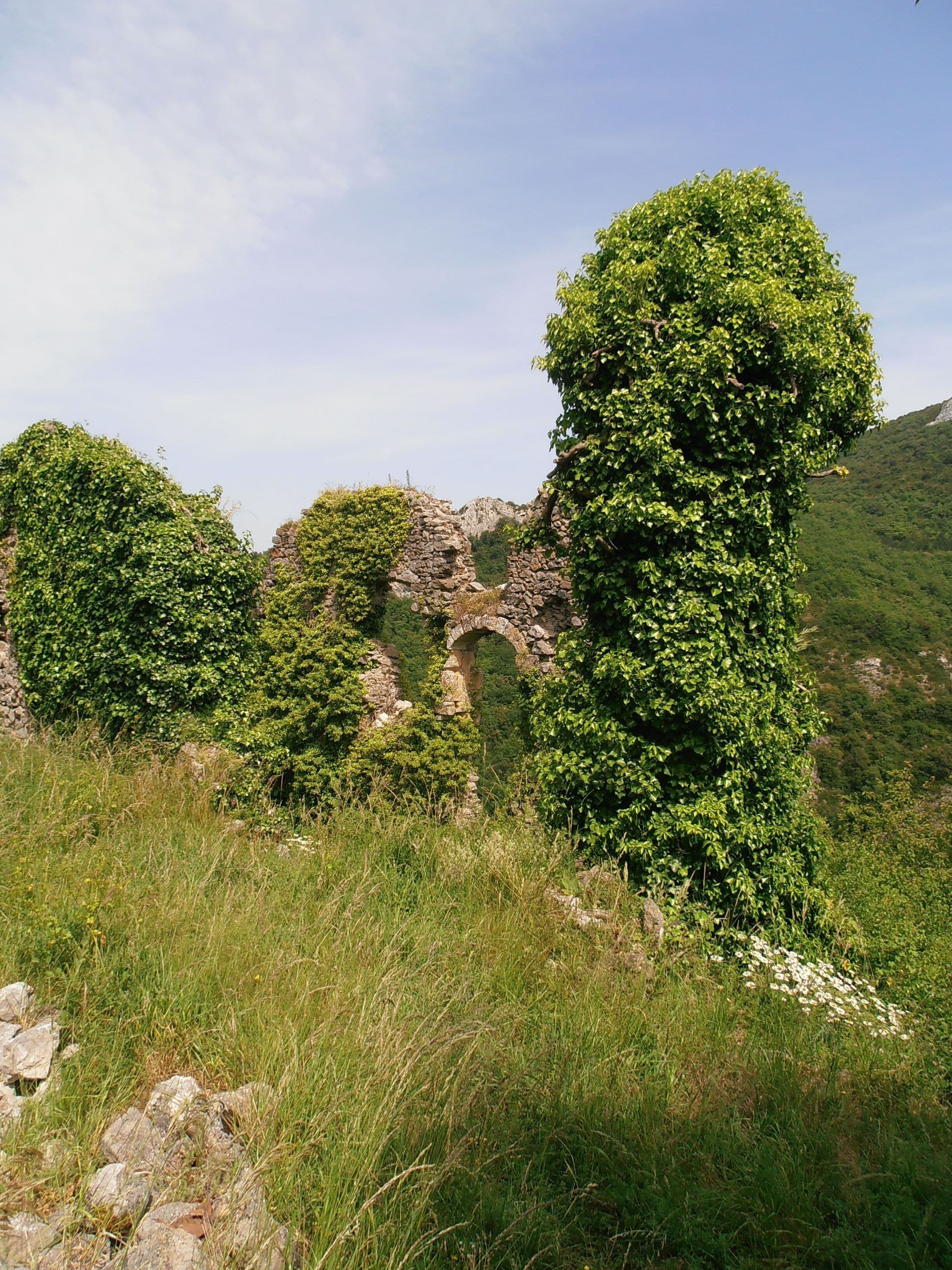 This building is indexed in the Base Mérimée, a database of architectural heritage maintained by the French Ministry of Culture, under the reference PA00102545 .