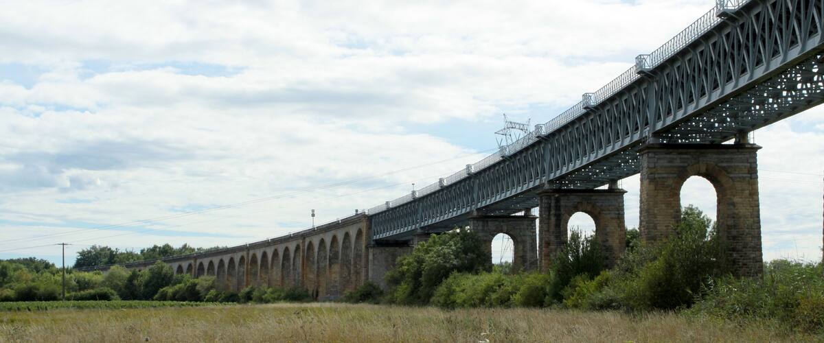 Railway bridge at Cubzac-les-Ponts
