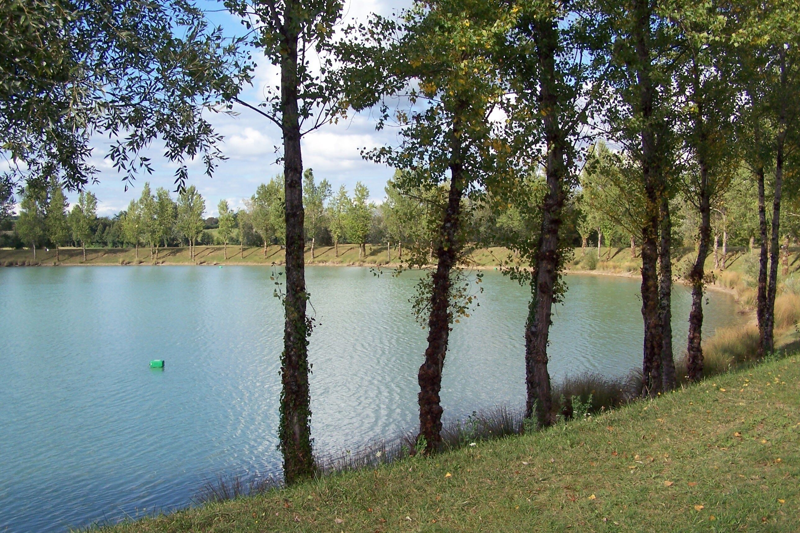 Lake of the nine fountains in Neuffons (Gironde, France)