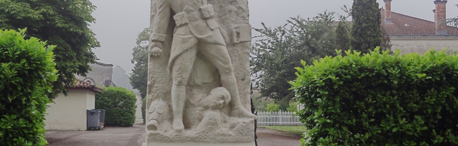Pissos (Landes) monument aux morts