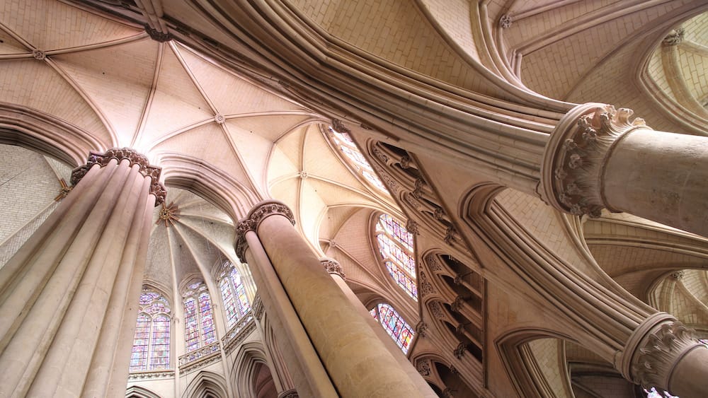 Le Mans St-Julien cathedral choir and ambulatory vaults
