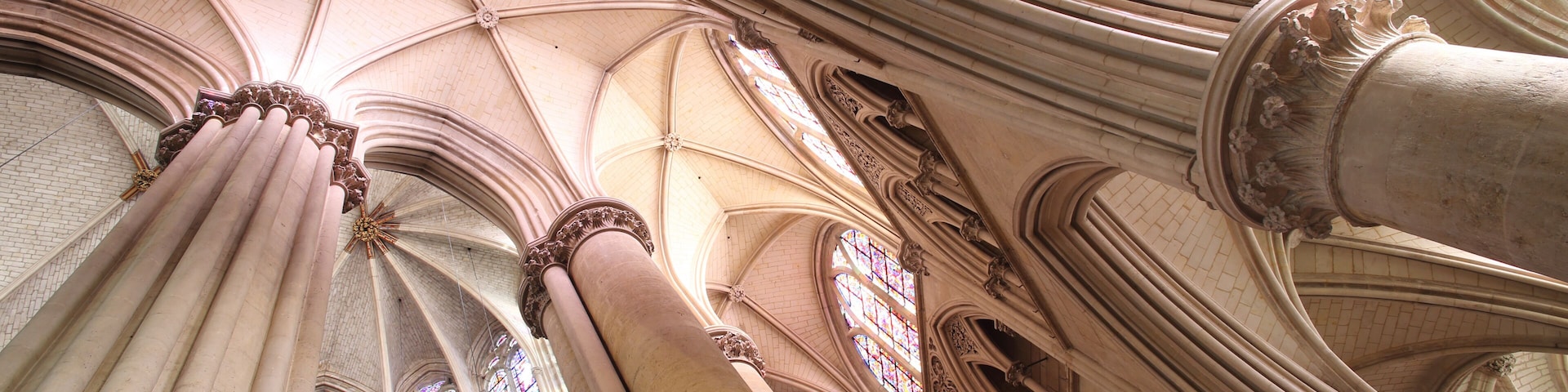 Le Mans St-Julien cathedral choir and ambulatory vaults