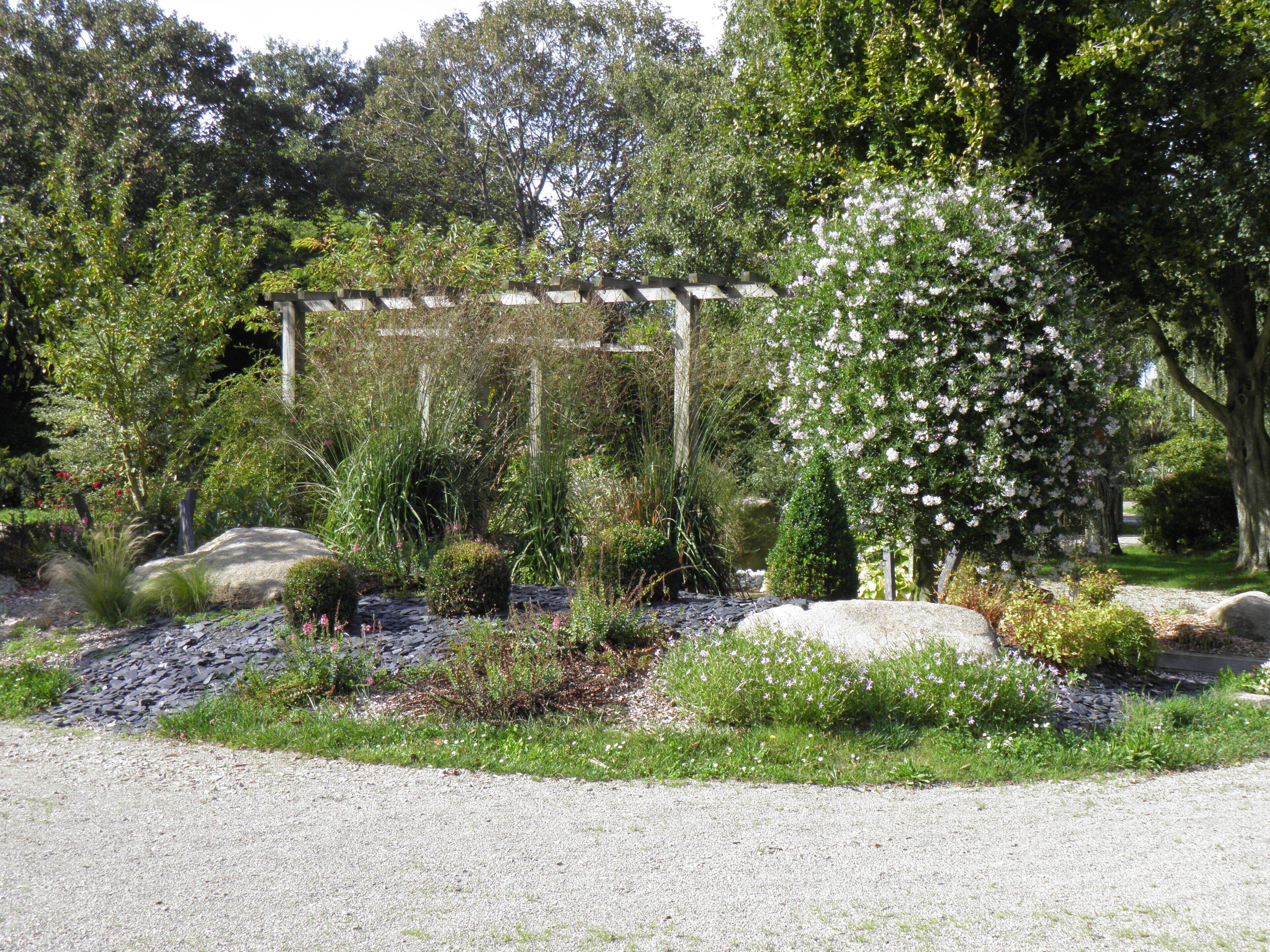 Jardin du Moulin Neuf à Ploudalmézeau (Finistère, France).