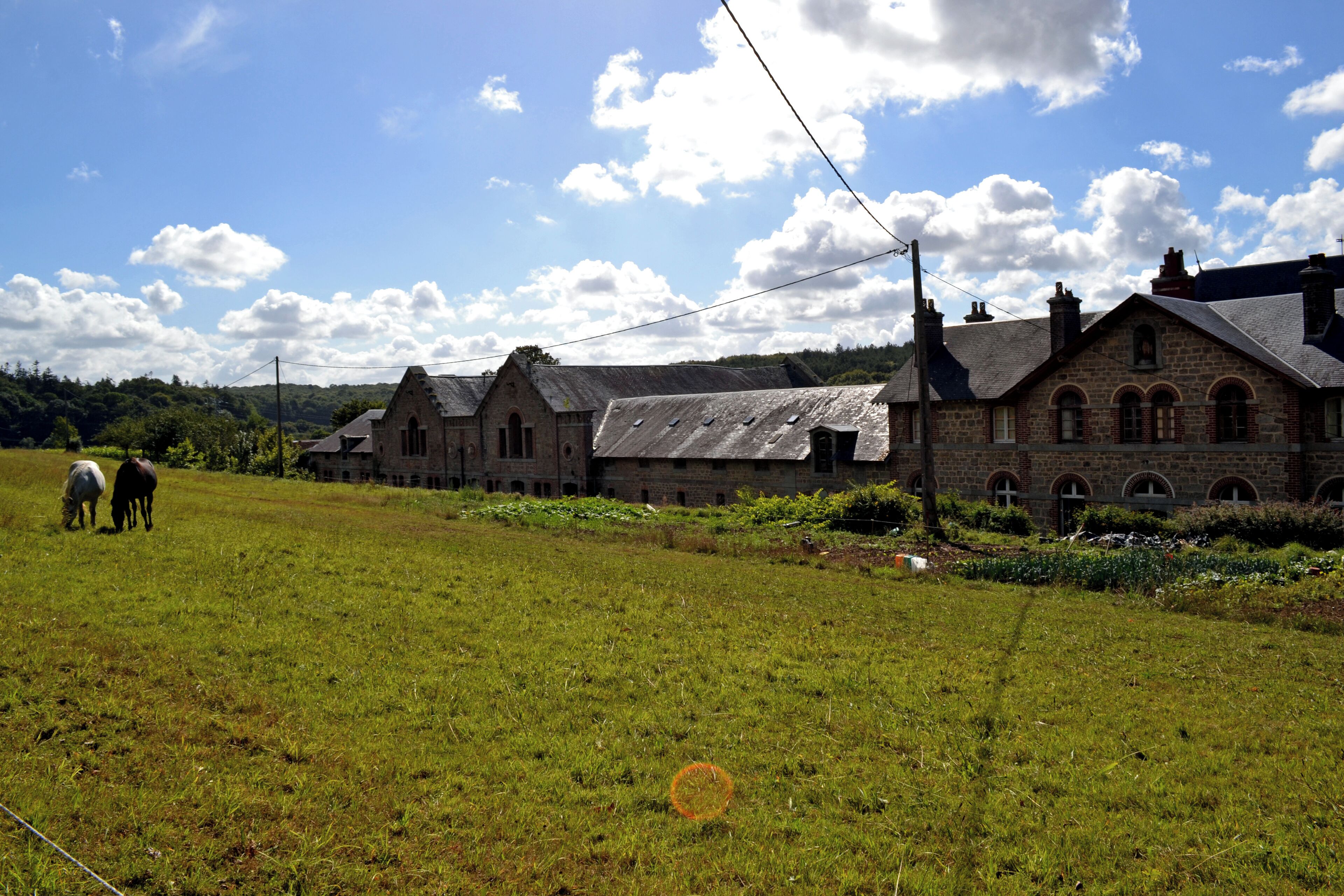 This building is indexed in the Base Mérimée, a database of architectural heritage maintained by the French Ministry of Culture, under the reference PA00090167 .