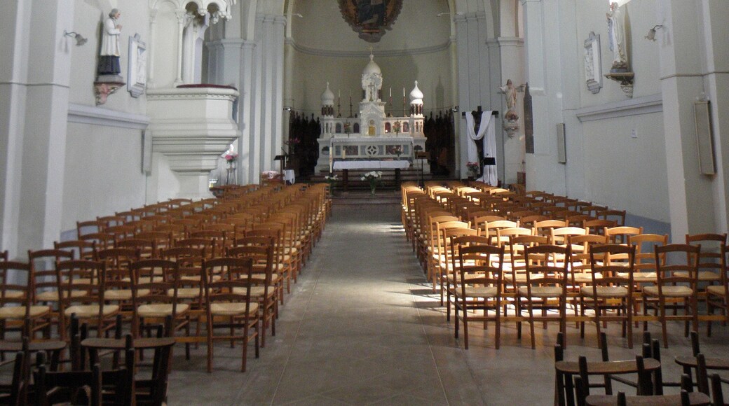 Église saint-Sulpice de Saint-Sulpice-des-Landes (35). Nef.
