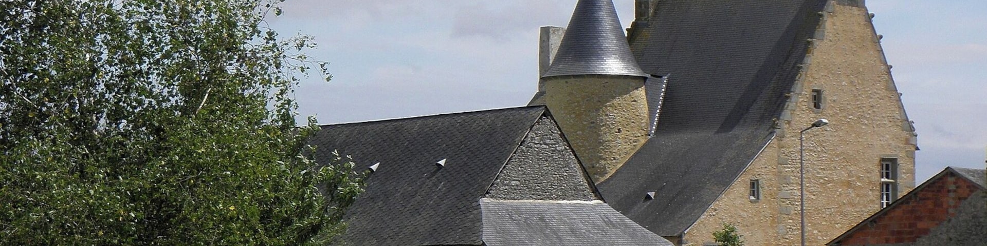 Ancien presbytère de Montourtier.