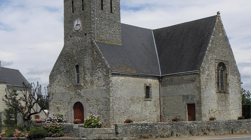 Église Saint-Pierre de Montourtier (53).
