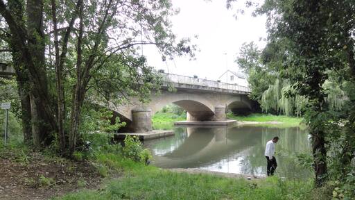 Naintrรฉ (Vienne) pont sur le Clain