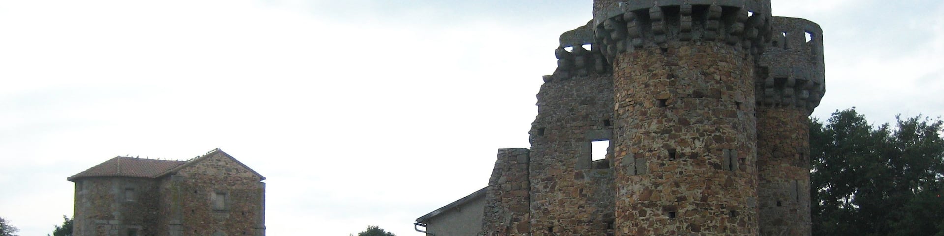 This building is inscrit au titre des Monuments Historiques. It is indexed in the Base Mérimée, a database of architectural heritage maintained by the French Ministry of Culture, under the reference PA00101370 .