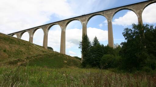 Le viaduc du Pont Marteau sur la commune de Bussières dans le département de la Loire.