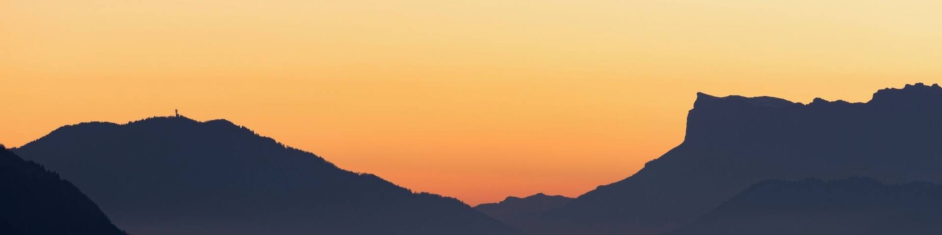 Point de vue duquel on peut voir la combe de Savoie. Ici, un brouillard recouvrait la vallée, ce qui la rendait surréaliste.
#BVStrove