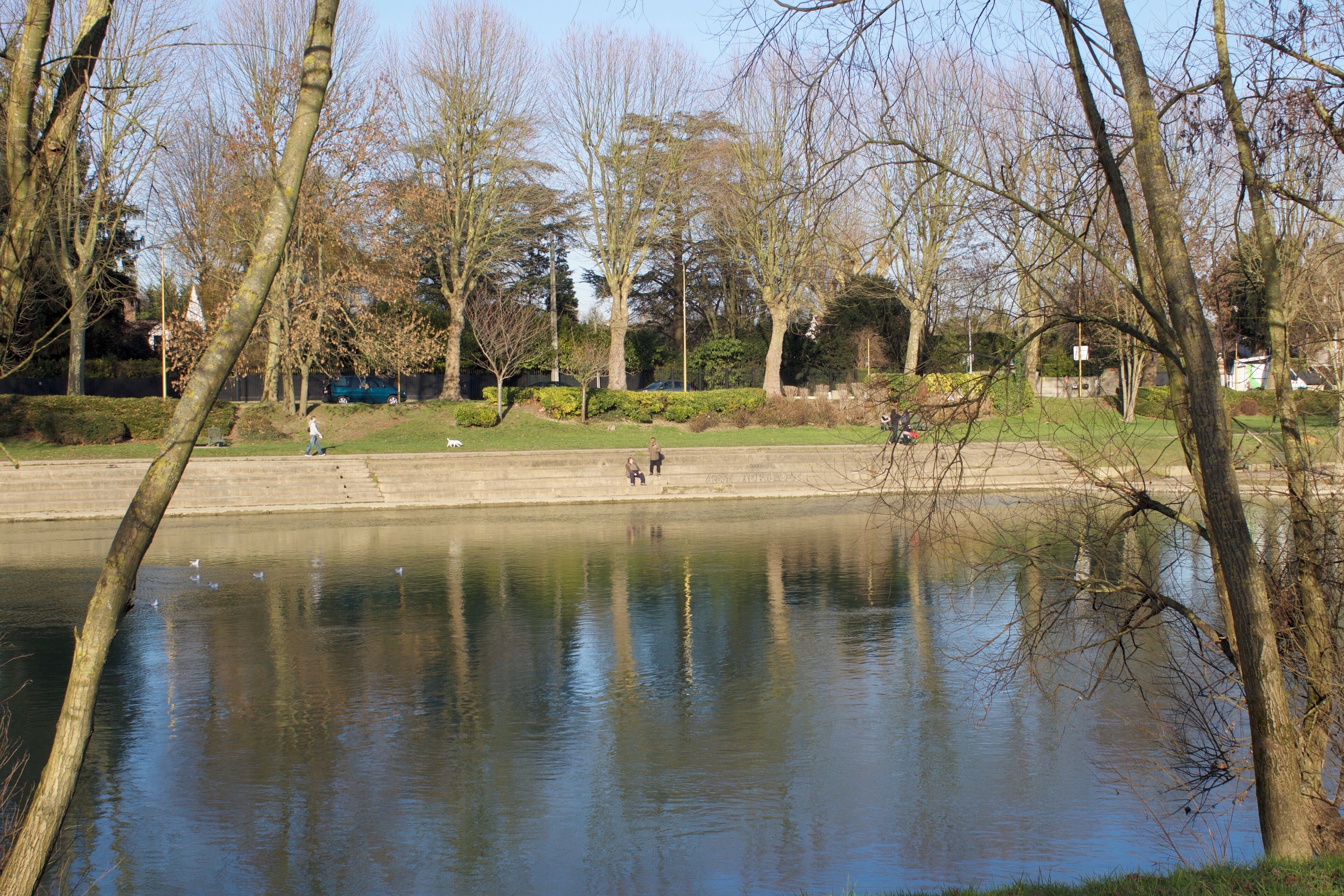 Promenade en bord de Marne