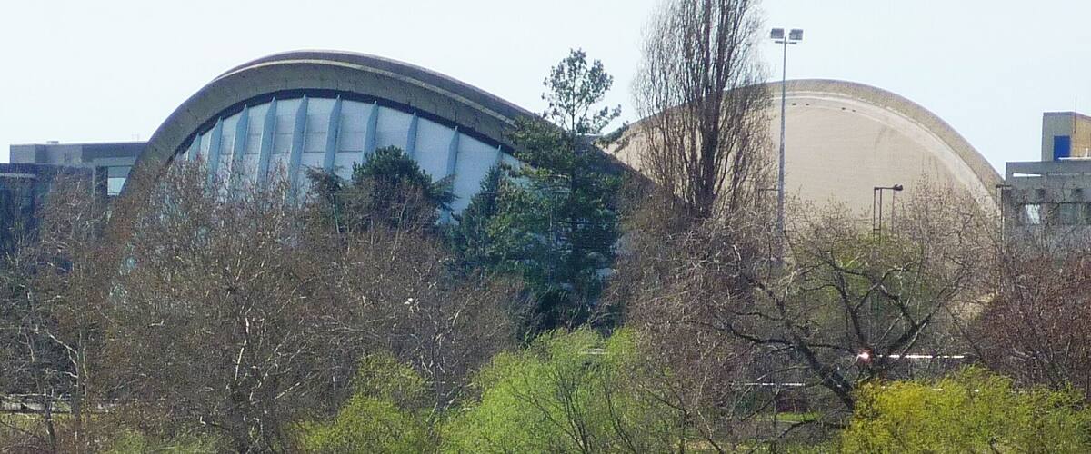 centre sportif et culturel, sur la pointe Île-des-Vannes de l'île Saint-Denis