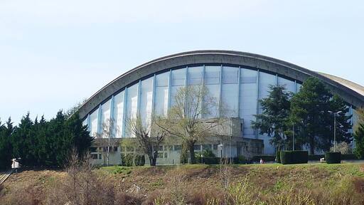 centre sportif et culturel, sur la pointe Île-des-Vannes de l'île Saint-Denis