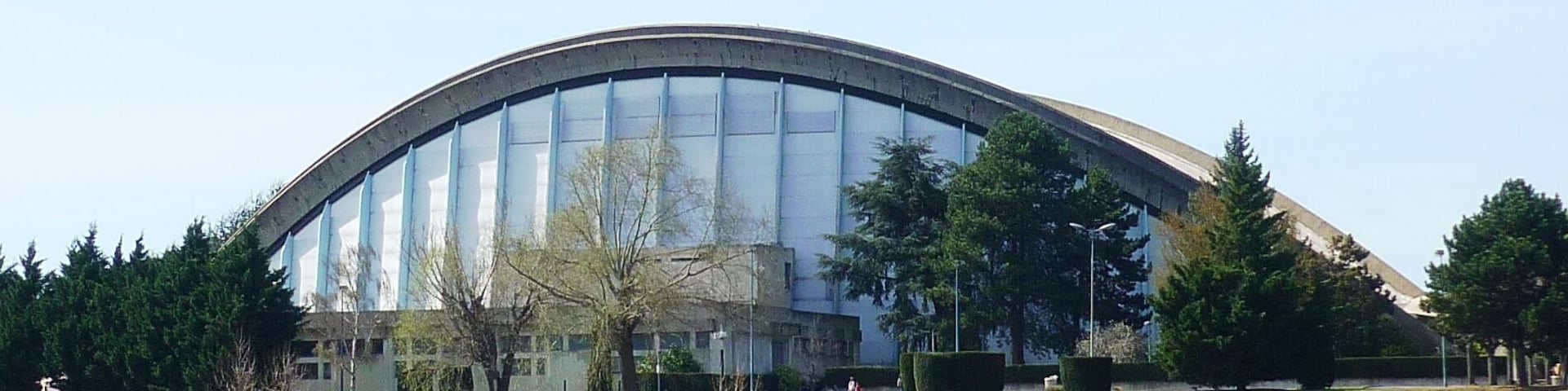 centre sportif et culturel, sur la pointe Île-des-Vannes de l'île Saint-Denis