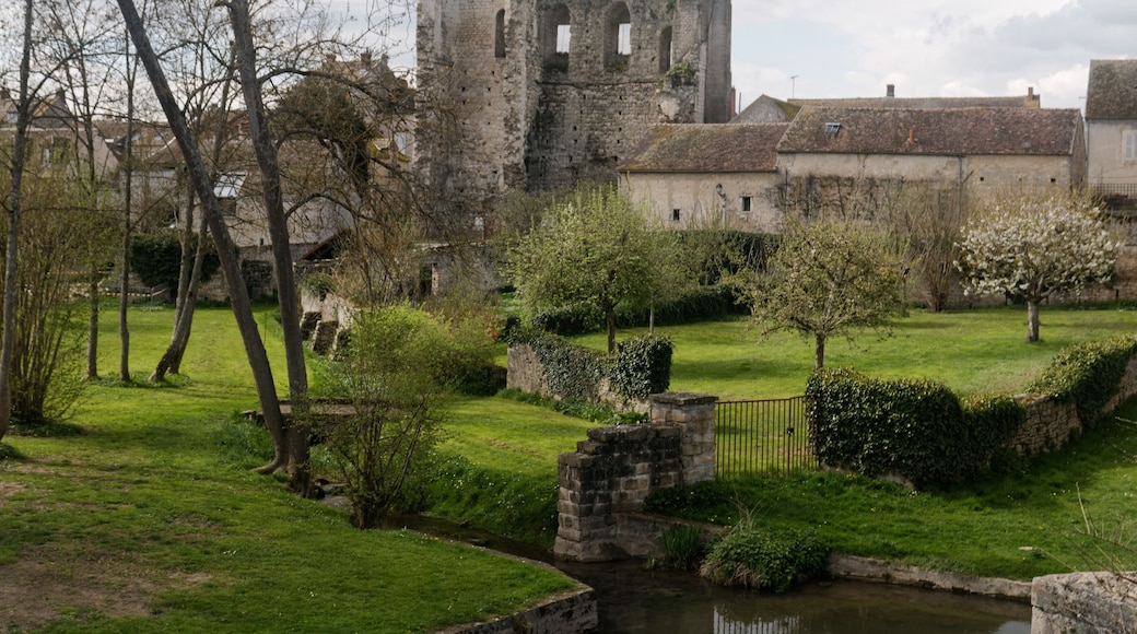 English: Tower de Ganne, bank of the old port, now desapared.