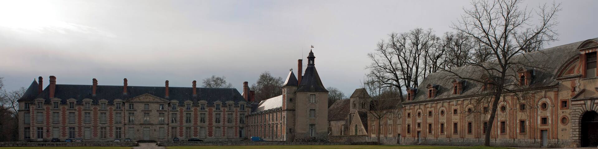 This building is classé au titre des Monuments Historiques. It is indexed in the Base Mérimée, a database of architectural heritage maintained by the French Ministry of Culture, under the reference PA00086964 .