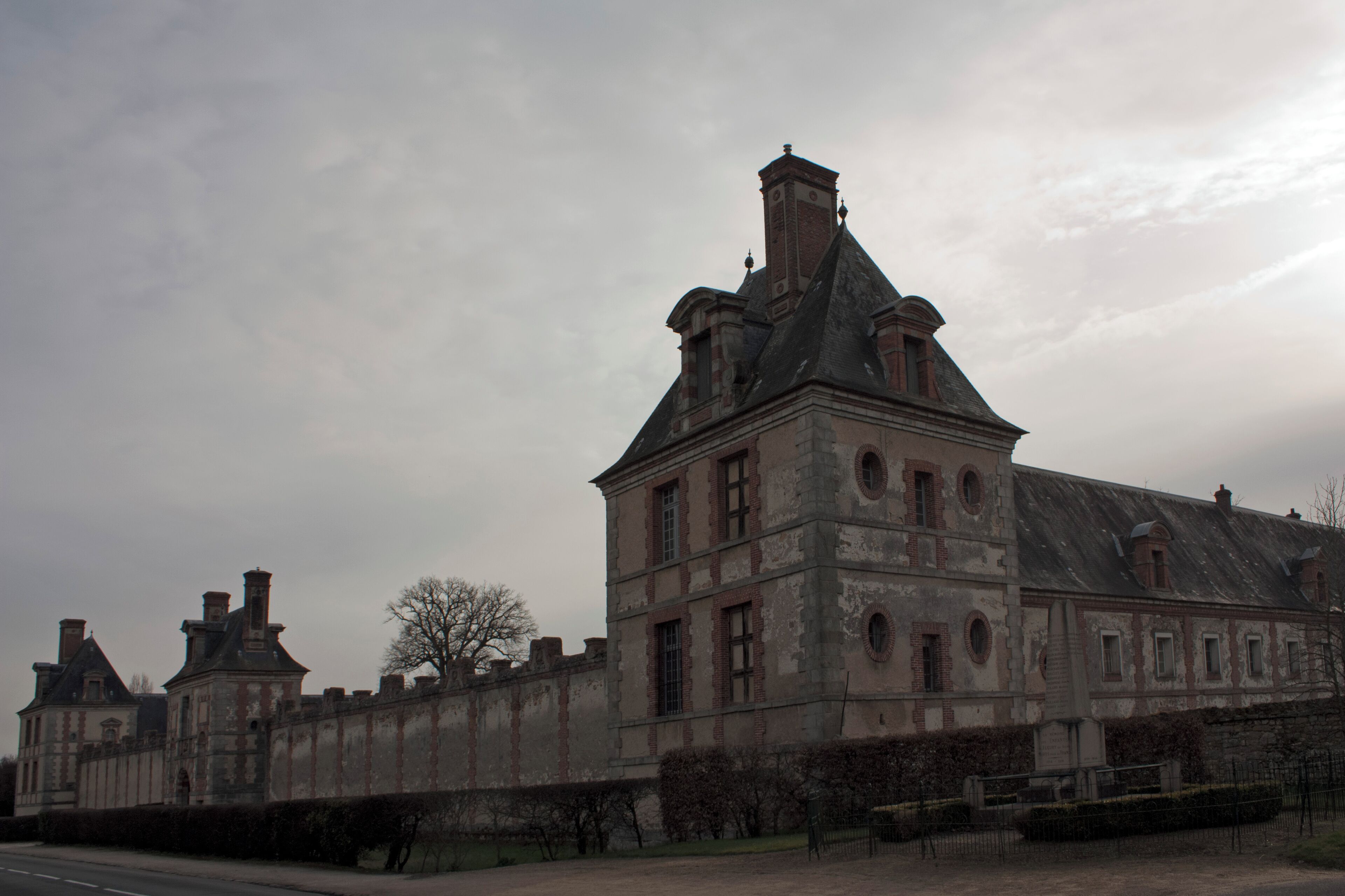 English: War Memorial of Fleury en Bière.