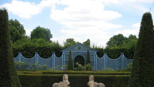 Garden of the ChĂąteau d'Ainay-le-Vieil