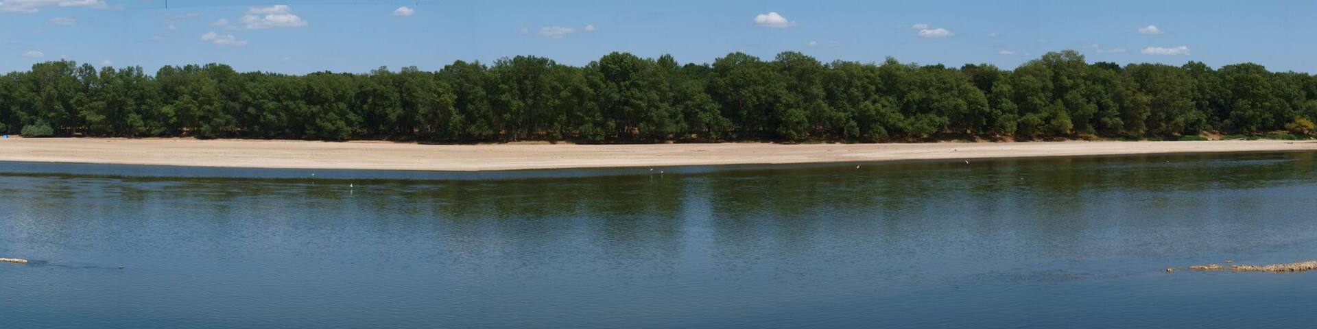 La Loire à Guilly (Loiret, France)