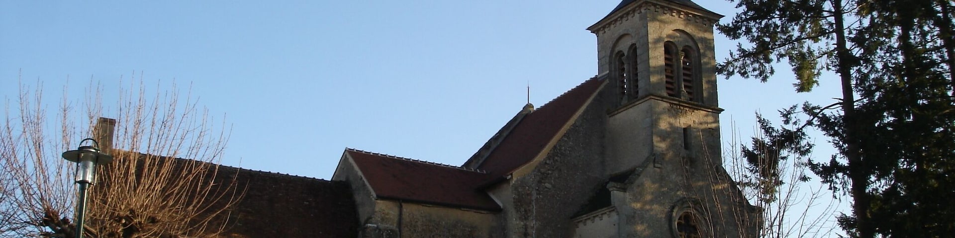 Champillet (36) : L'église Saint-Pierre.