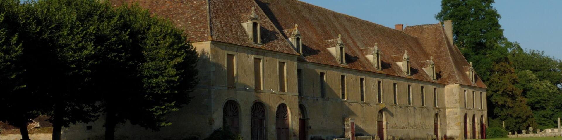 This building is indexed in the Base Mérimée, a database of architectural heritage maintained by the French Ministry of Culture, under the reference PA00113483 .