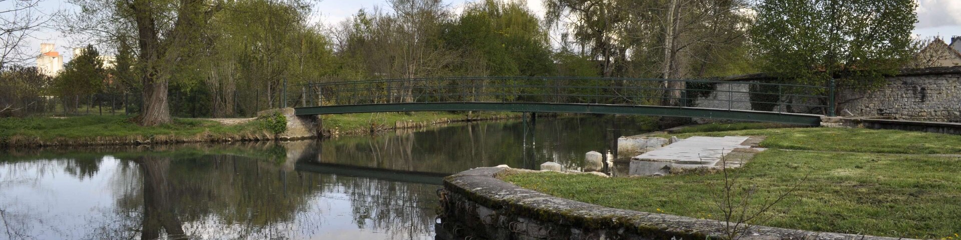 La Bèze à Mirebeau-sur-Bèze, rue Pépin.