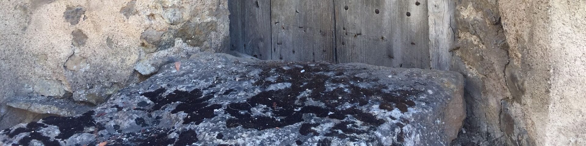 What is behind this little door? Only HE can tell!
Epoisse, Burgundy France #LikeALocal