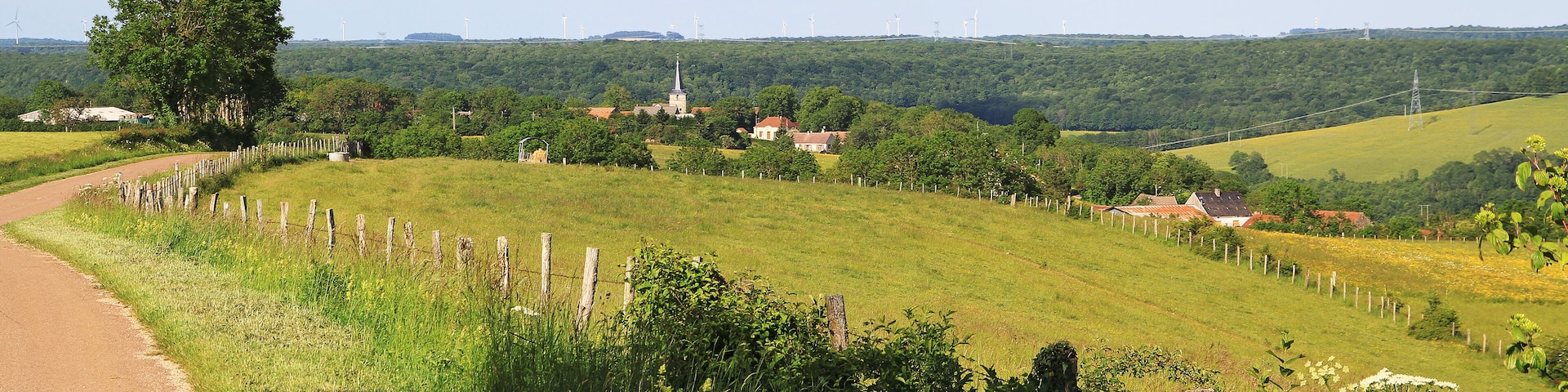 Avosnes vu de la route de Marcellois
