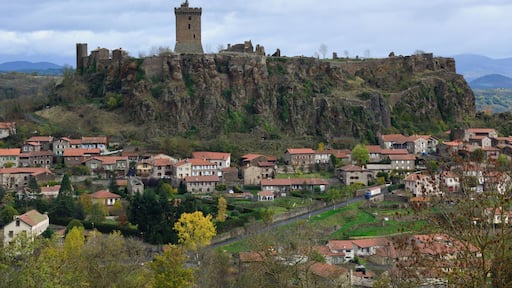 This building is indexed in the Base Mérimée, a database of architectural heritage maintained by the French Ministry of Culture, under the reference PA00092727 .