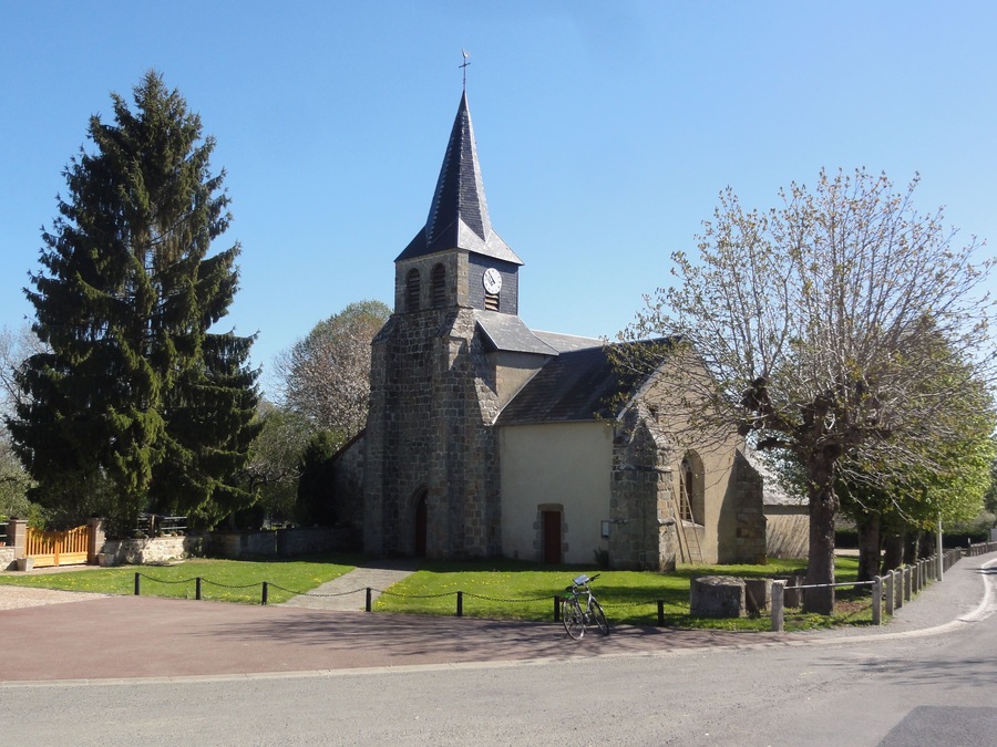 Roche d'Agoux (Puy-de-Dôme) église Saint-Genoux (Saint-Renoux)