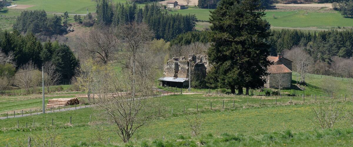 Ancien château de Bostfranchet au Saillant (Puy-de-Dôme).
