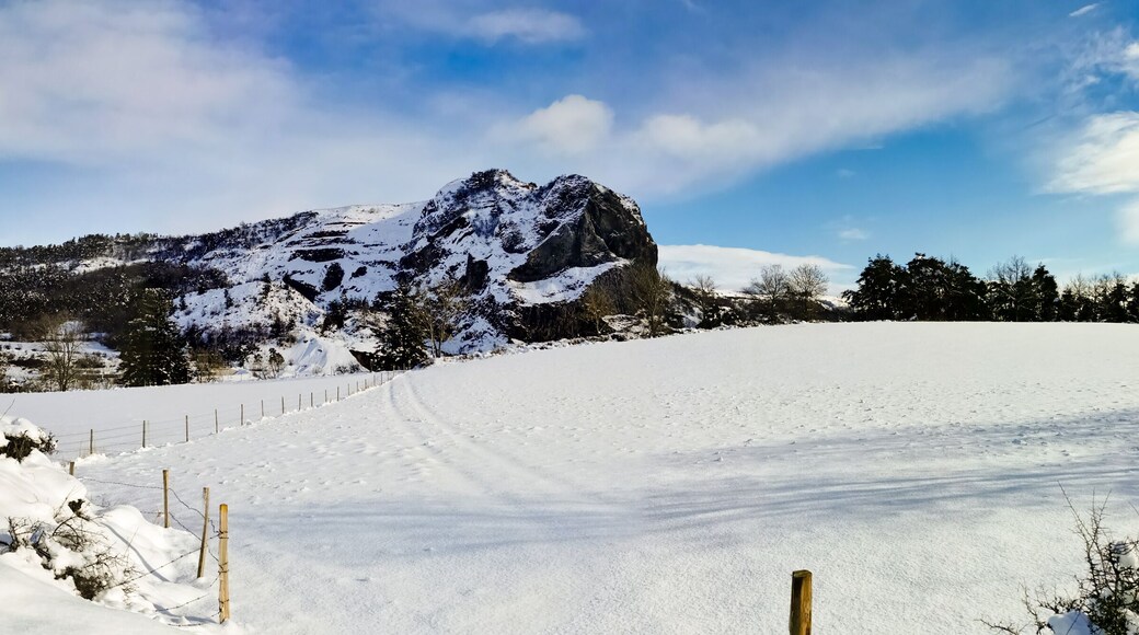 Le rocher de Laval, Neck basaltique - Rocher de Neussargues