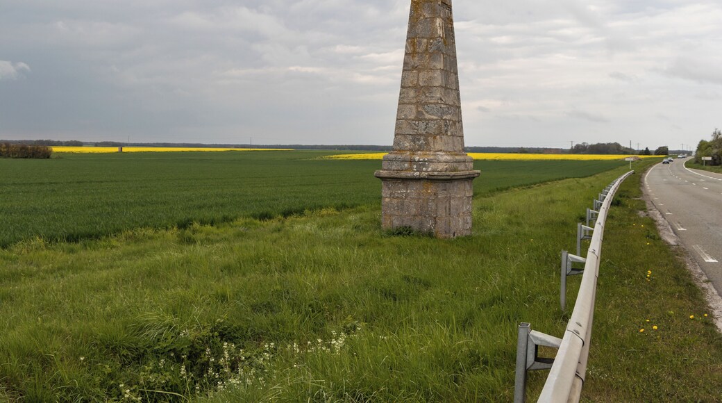 Obélisque de Louvilliers-en-Drouais