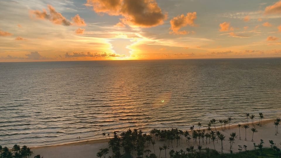 #golden #LifeatExpedia #WeLoveOurMarkets #PhuQuoc