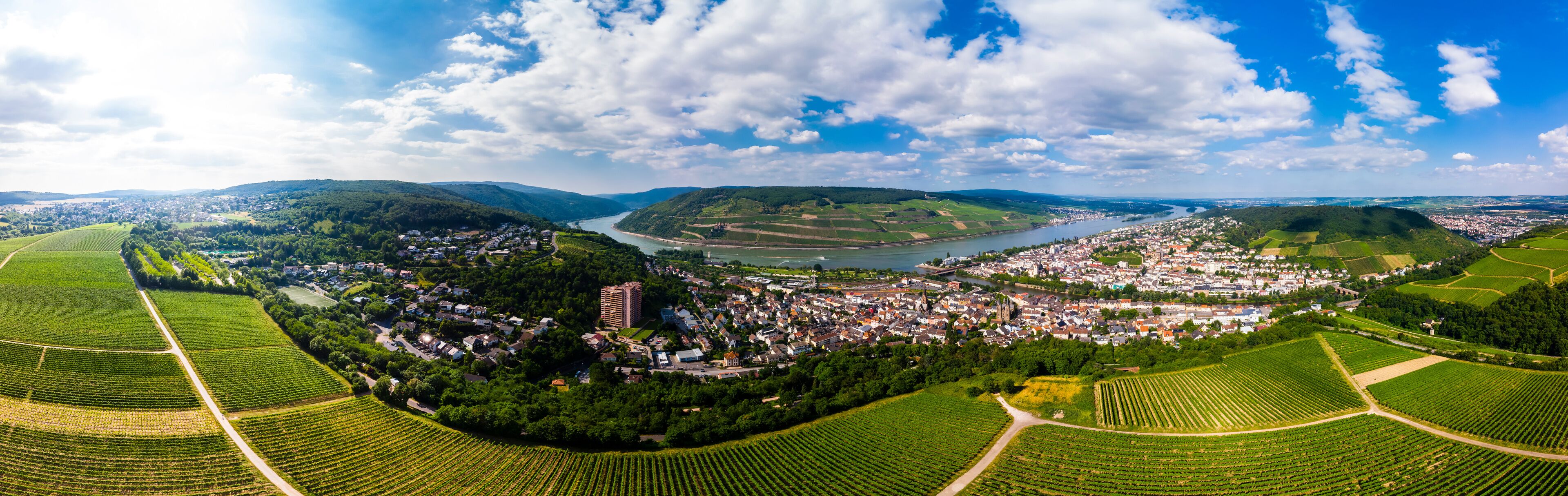 Germany, Rhineland-Palatinate, Aerial view of Weiler am Rhein, Nahe river and Bingen am Rhein
