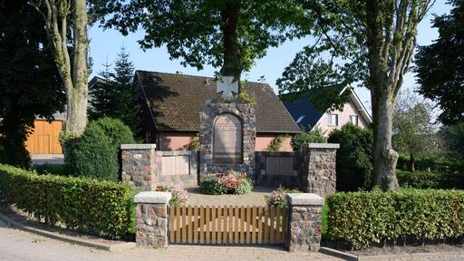 Ehrenmal in Ottenbüttel