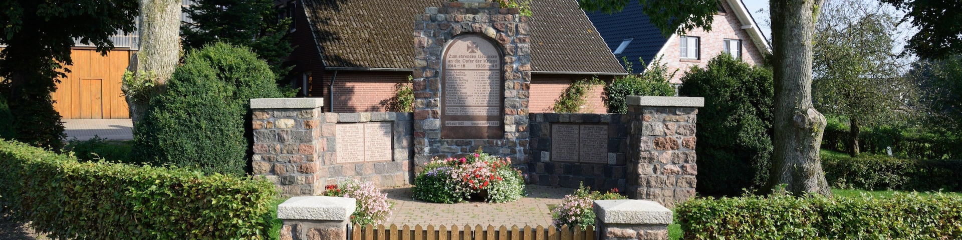 Ehrenmal in OttenbĂŒttel