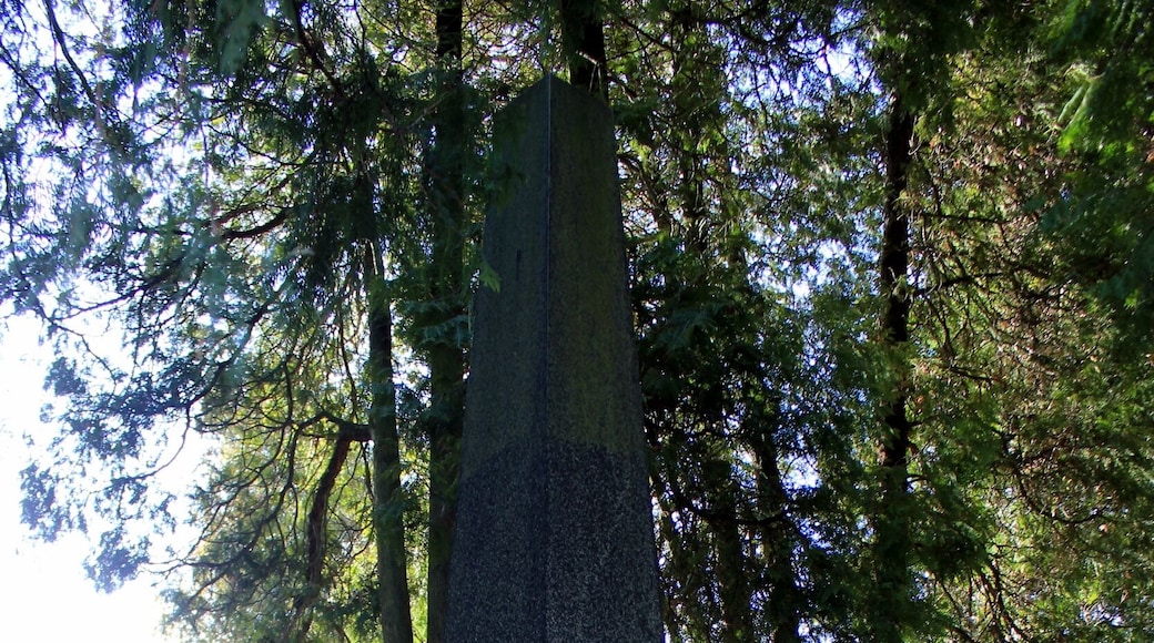 Wojerski pomnik na Budestečanskim ewangelskim kěrchowje.