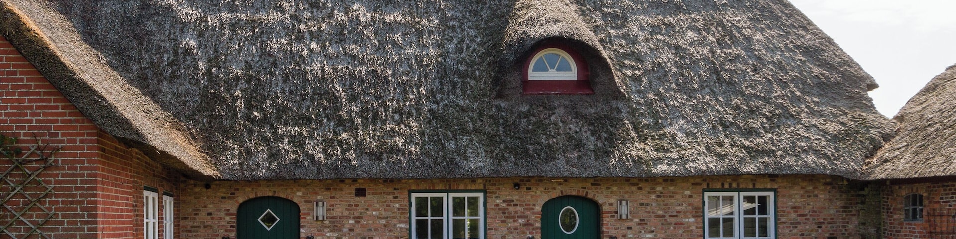 Designation: Mansion (‘Landvogtei’) Location: An de Marsch House number: 81 - 81a Place: Municipality Midlum, Collective municipality Föhr-Amrum, District Nordfriesland, Schleswig-Holstein, Federal Republic of Germany Object identification: 24075