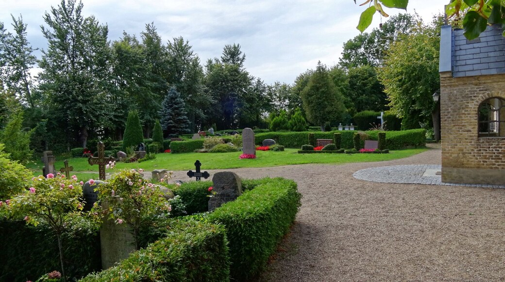 Arnis, Kirche, Kirchhof