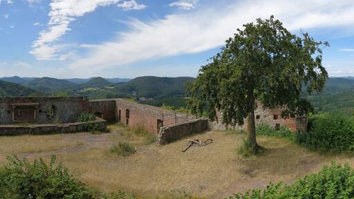 Panoramic view (360°) over Lindelbrunn Castle and the Palatinate Forest