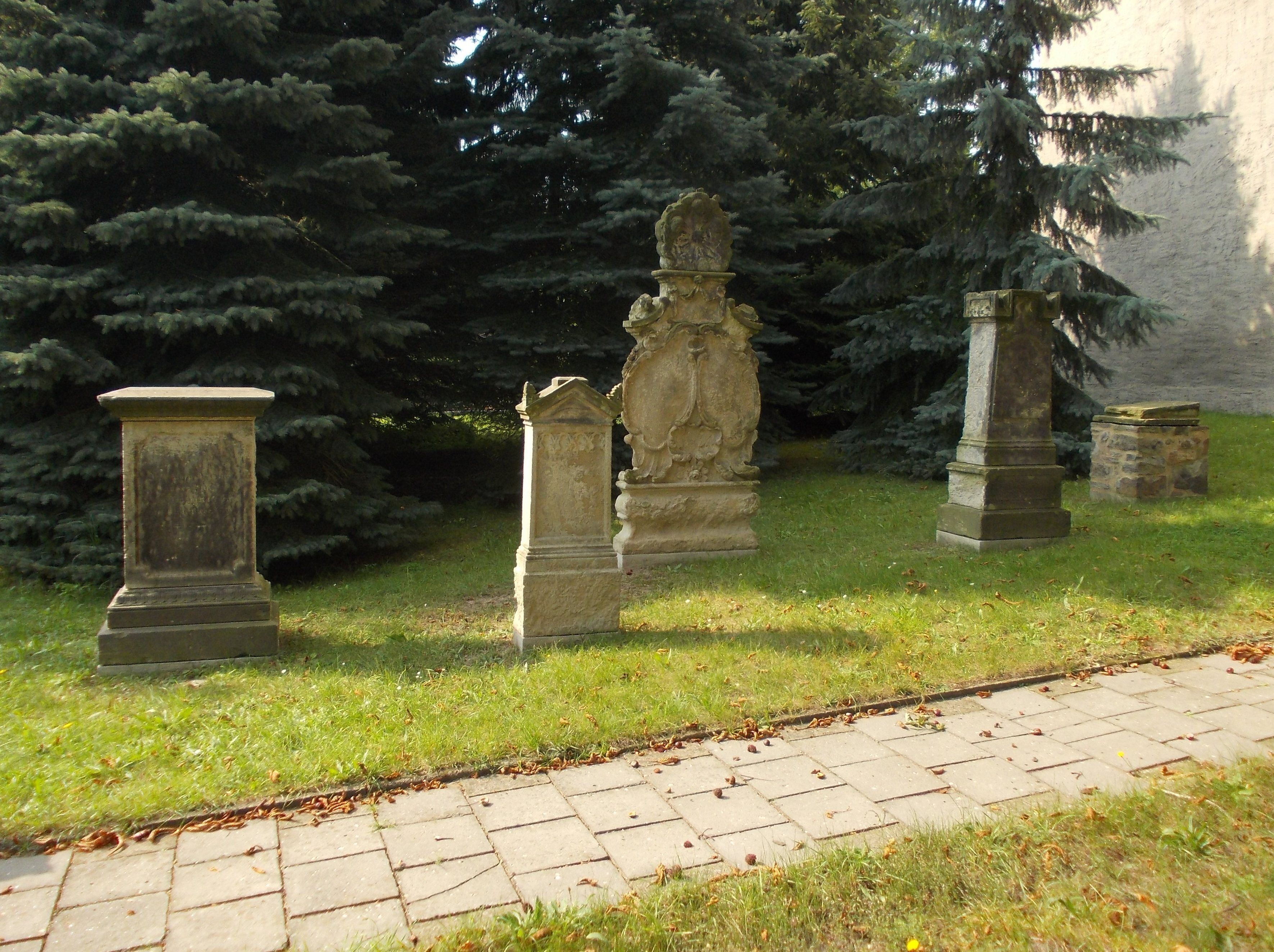 St. Mary's Church in Süptitz (Dreiheide, Nordsachsen district, Saxony), old gravestones