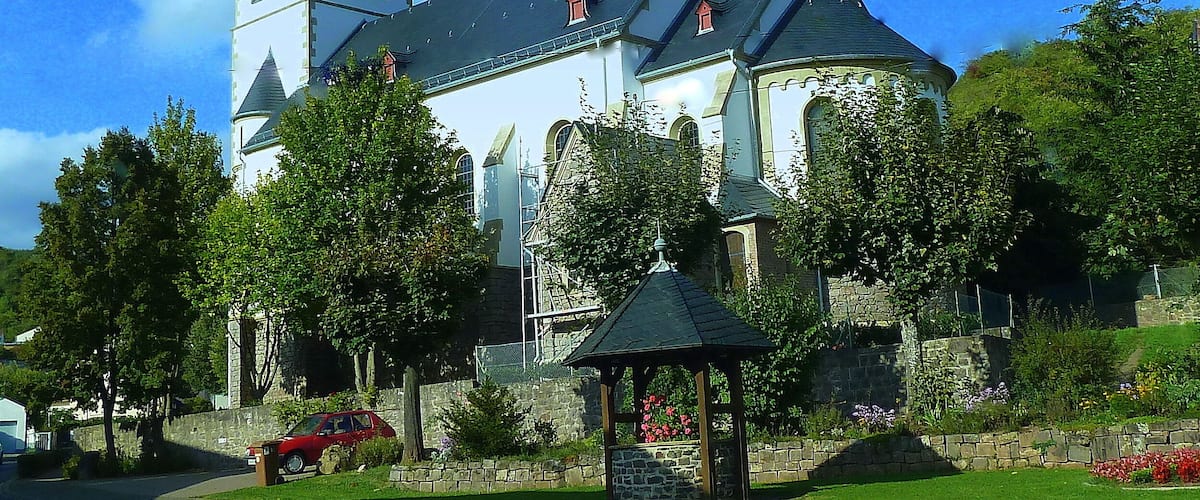 Die kath. Kirche St. Laurentius in Bockenau wurde 1905 erbaut