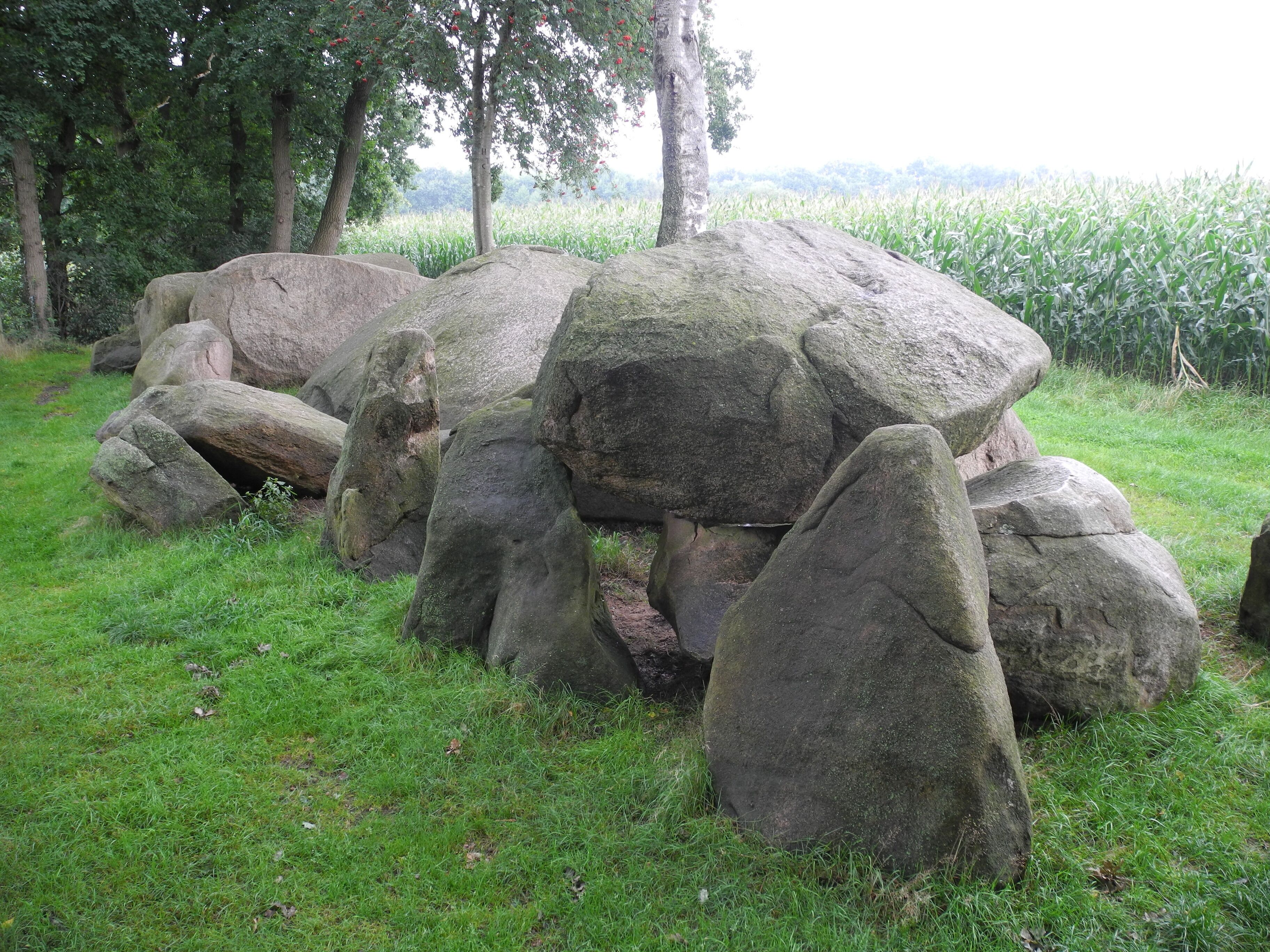 Megalithic grave "Hekeser Steine B" (district Osnabrück, Lower Saxony, Germany).