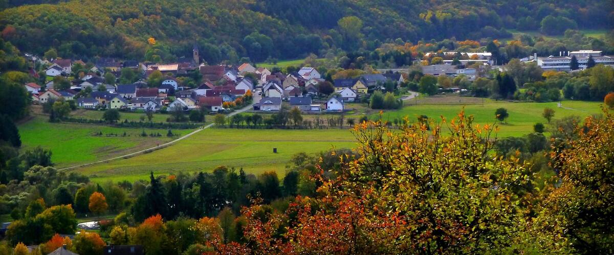 Hochstetten-Dhaun - Ortsteil Hochstädten von Simmertal aus gesehen