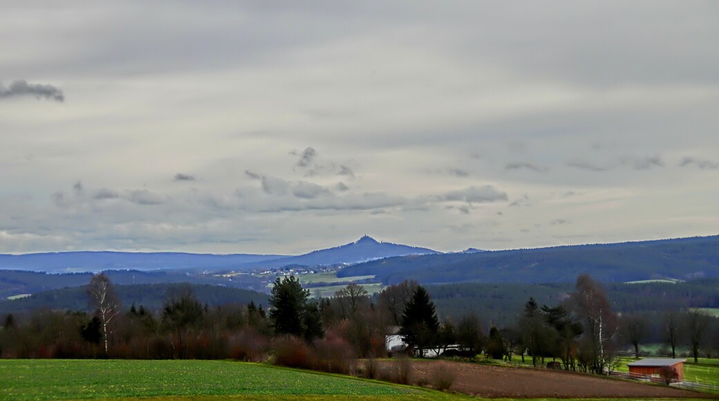 Haselhรถhe mit Rauher Kulm (HDR)