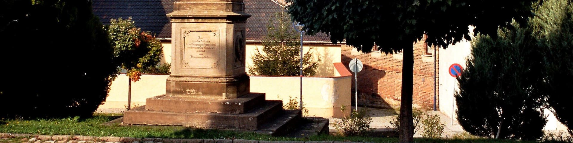 This is a picture of the Baudenkmal (cultural heritage monument) according to the Cultural Heritage Protection Law of Saxony-Anhalt with the ID